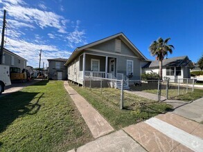 Building Photo - Cute 1 bedroom 1 bath duplex for lease