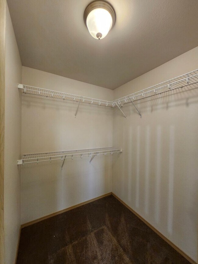 Building Photo - 5822 Austin Ct