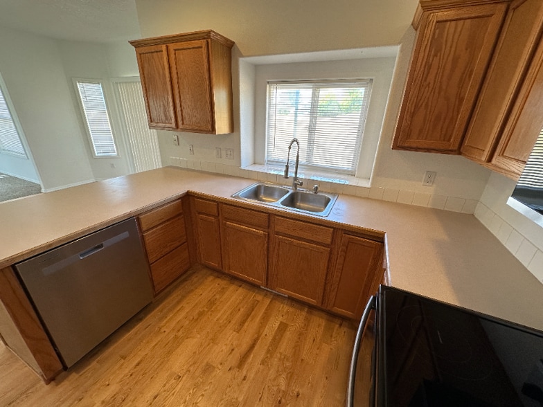 Building Photo - 670 Teton Dr