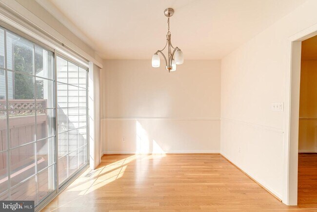 Building Photo - 4656 Kirkland Pl