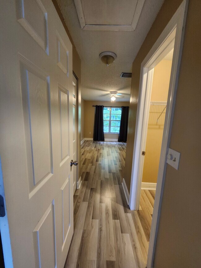 Building Photo - 2912 Westmoreland Ct