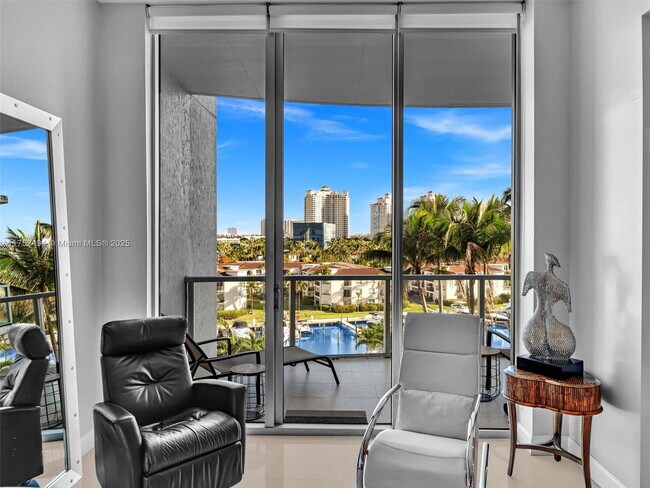 Building Photo - 3029 NE 188th St