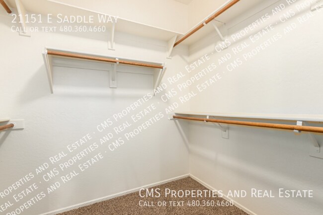 Building Photo - 21151 E Saddle Way