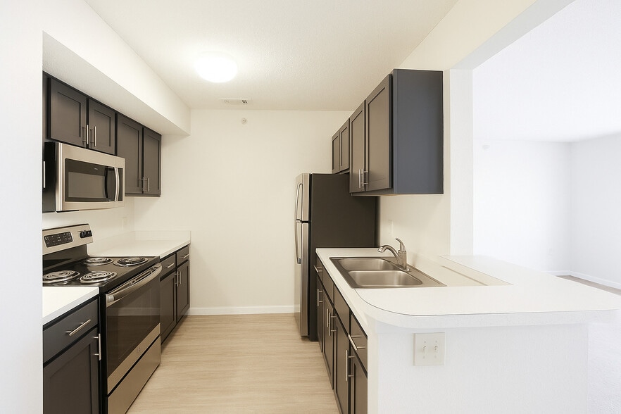 Building Photo - Cottonwood Creek Apartments