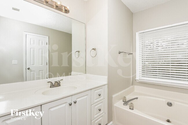 Building Photo - 4552 Spotted Pony Dr NW