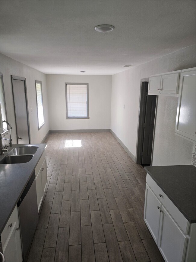 Building Photo - 3308 Sophie Ann Dr