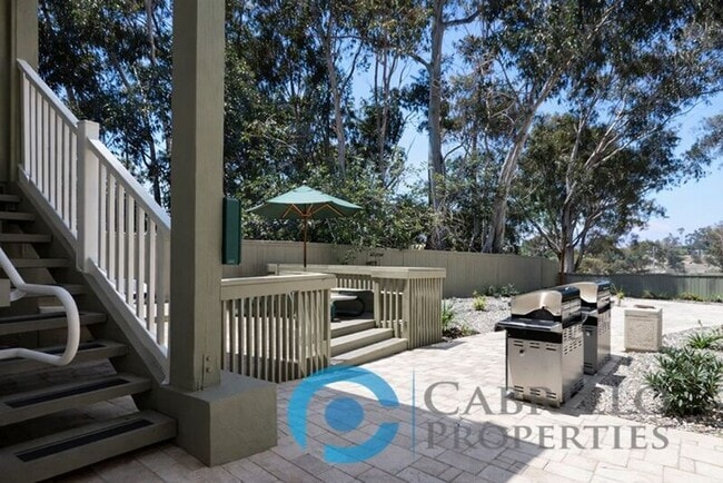 Building Photo - 3030 Suncrest Dr