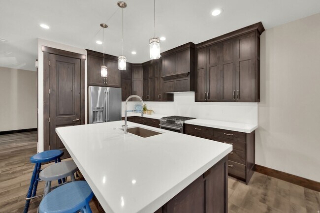 Building Photo - 6357 E 820 S