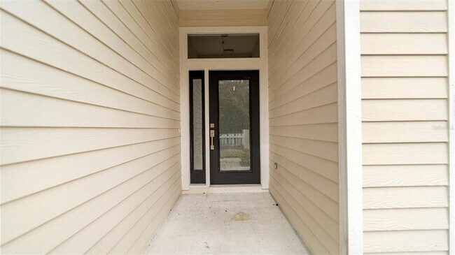 Building Photo - 9428 SW 39 Ave