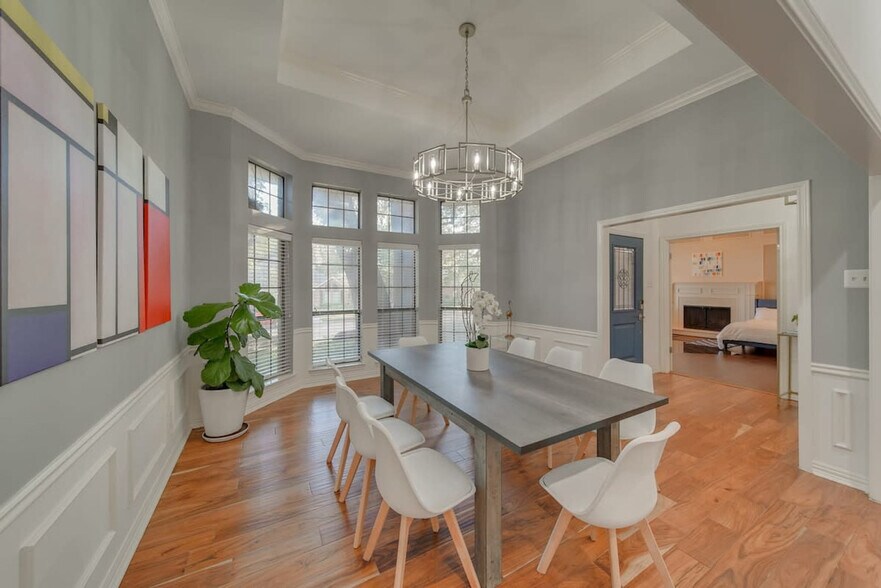 Building Photo - 1507 Broadmoor Dr
