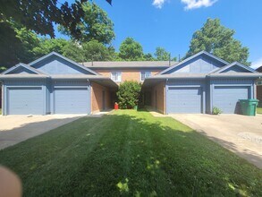 Building Photo - 3 Bedroom, 2.5 Bath Townhouse in Beavercreek!
