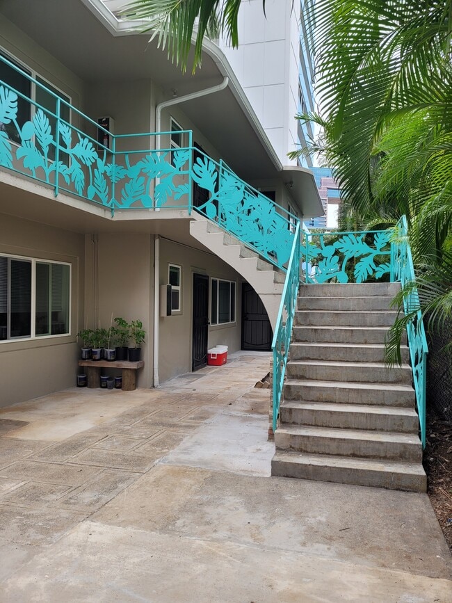 Building Photo - 454 Kuamo'o St