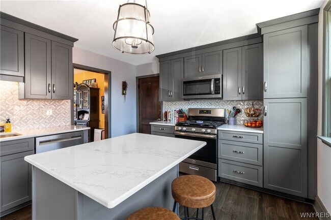 Building Photo - 230 Pennsylvania St