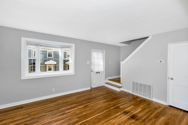 Building Photo - Huntsville Townhouse 2BR/1BA