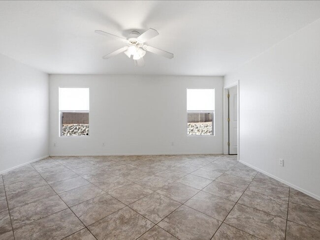 Building Photo - 9909 E Rocky Wash Dr