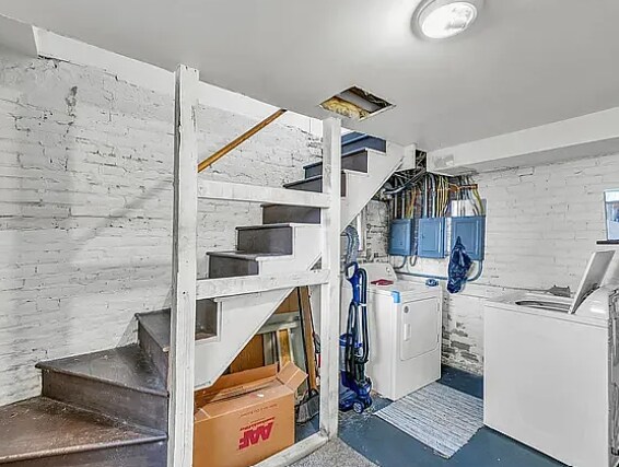 Washer / Dryer - 104 N Central Ave