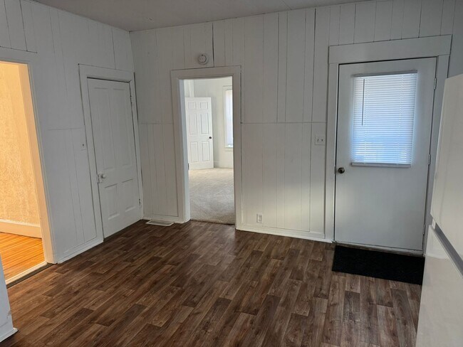 Building Photo - nre1001