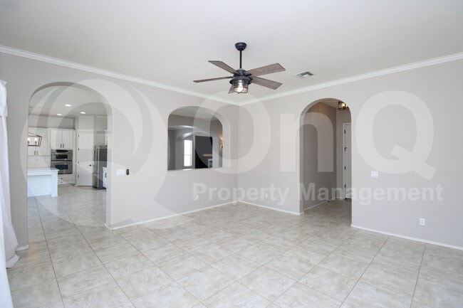 Building Photo - 12908 W Sierra Vista Dr