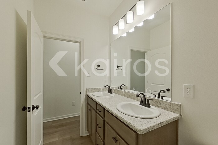 Building Photo - 204 Carencro St