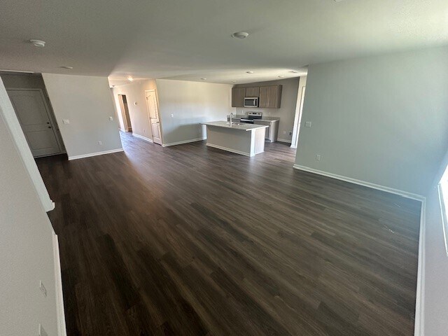 Building Photo - 1512 Heritage Cir SE