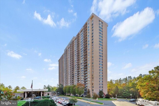 Building Photo - 3705 S George Mason Dr