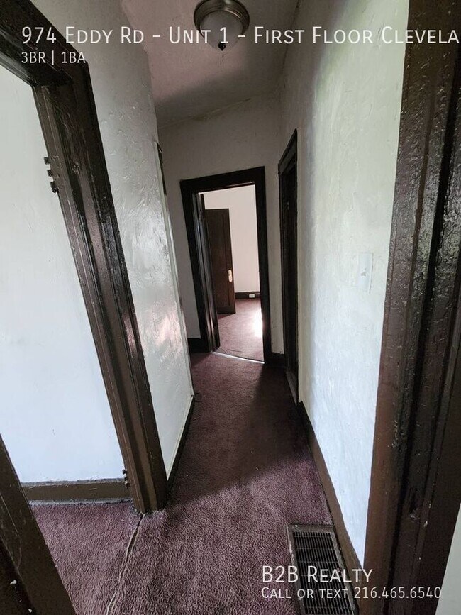 Building Photo - 974 Eddy Rd