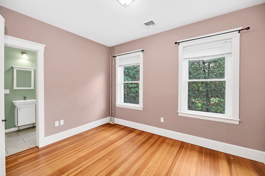 Building Photo - 79 Perkins St