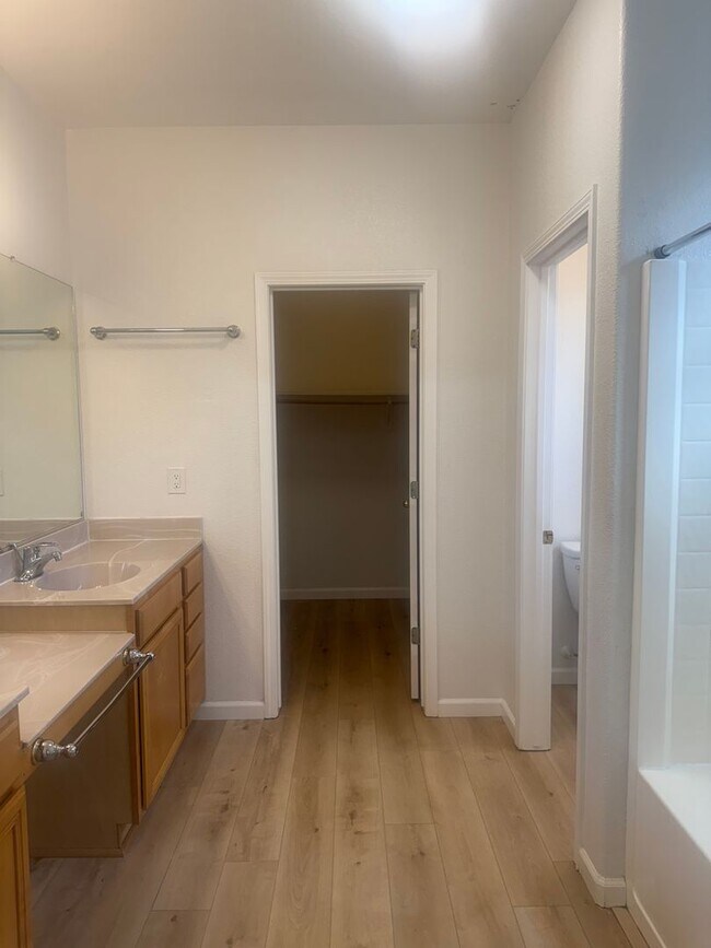 Building Photo - Beautiful and Spacious NW Reno Home