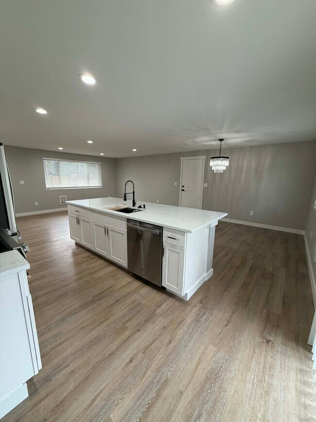 Building Photo - 5517 DayCrest Ct SE