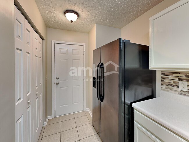 Building Photo - 354 Meadows Ln