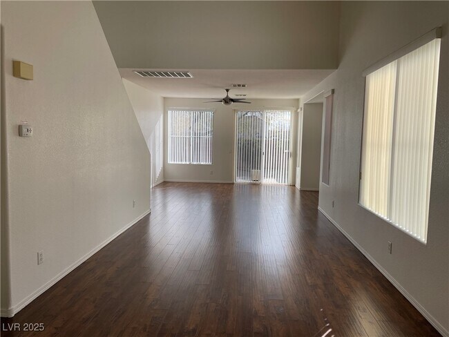 Building Photo - 10385 Bayhead Beach Ave