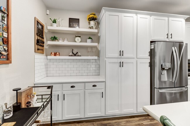 Building Photo - Beautiful 4-Bedroom, 3-Bath Home on a Quiet Cul-de-Sac in Woodland