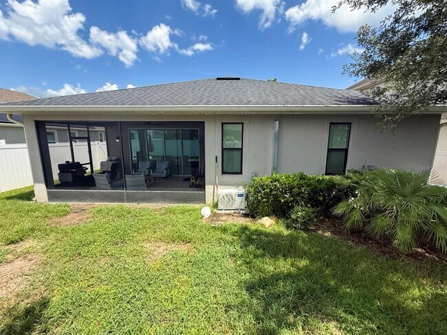 Building Photo - 2524 Fontaine Dr