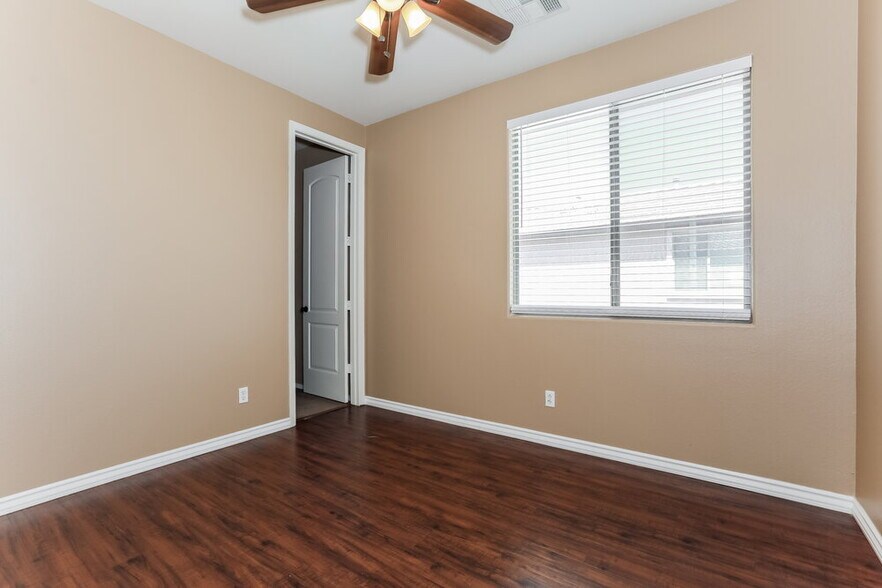 Building Photo - 4128 E Desert Sands Pl