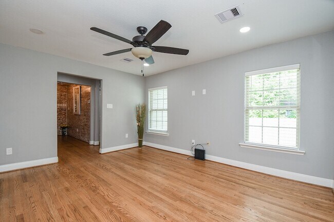 Building Photo - 311 E 35th St