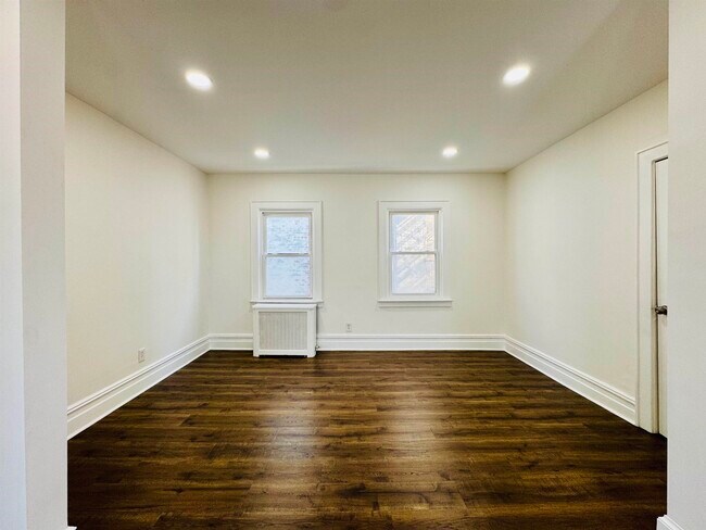 Building Photo - 69 W 39th St