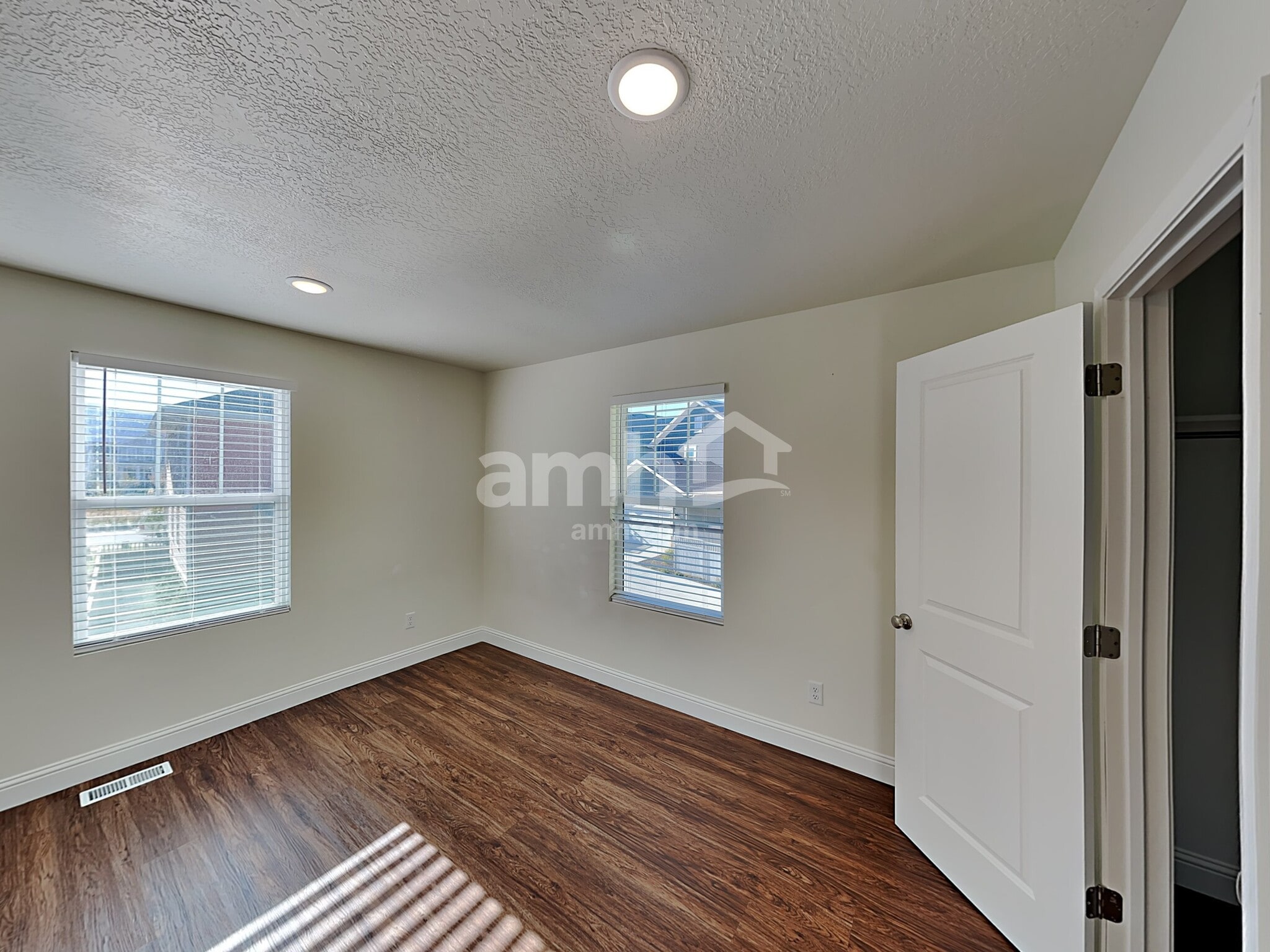 Building Photo - 11122 S Seagrass Dr