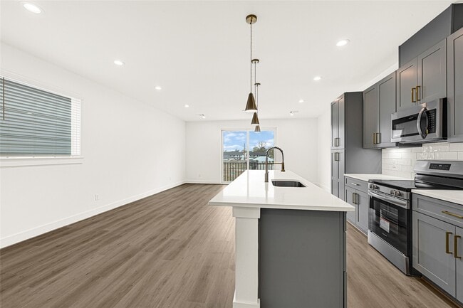 Building Photo - 409 Alvia Run Ln