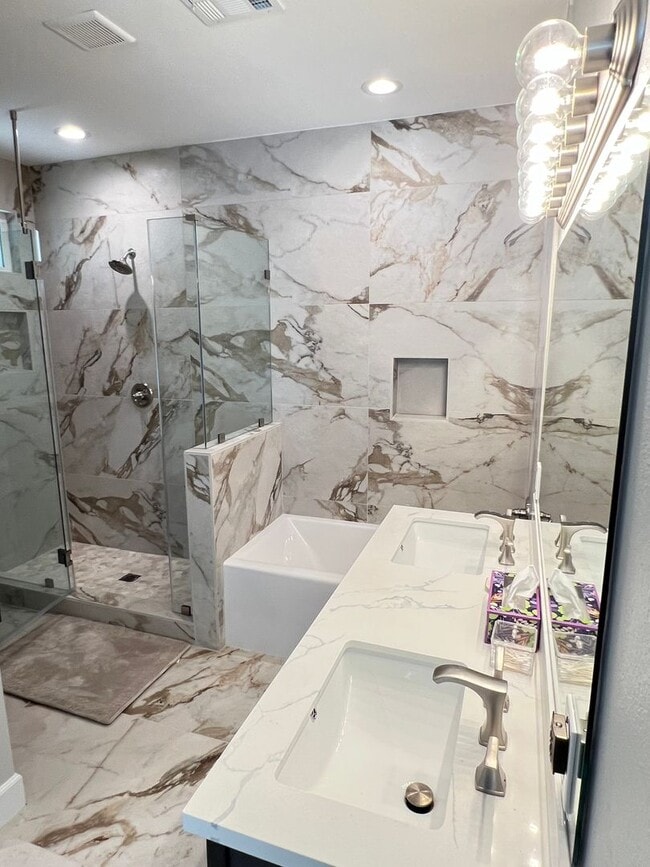 Building Photo - Remodeled North Tustin 4 Bed 3 Bath Ranch Home with Solar!