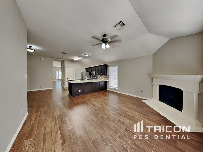 Building Photo - 221 Mesa View