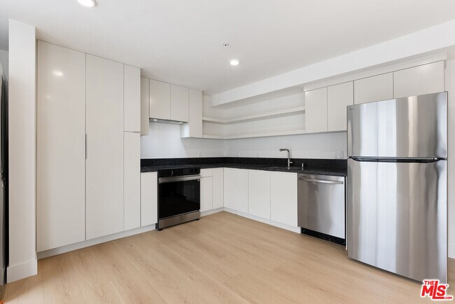 Building Photo - 8561 Belmont St