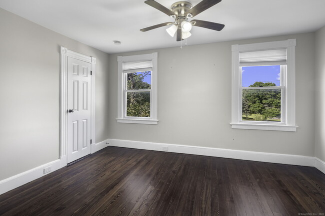 Building Photo - 884 Highland Ave
