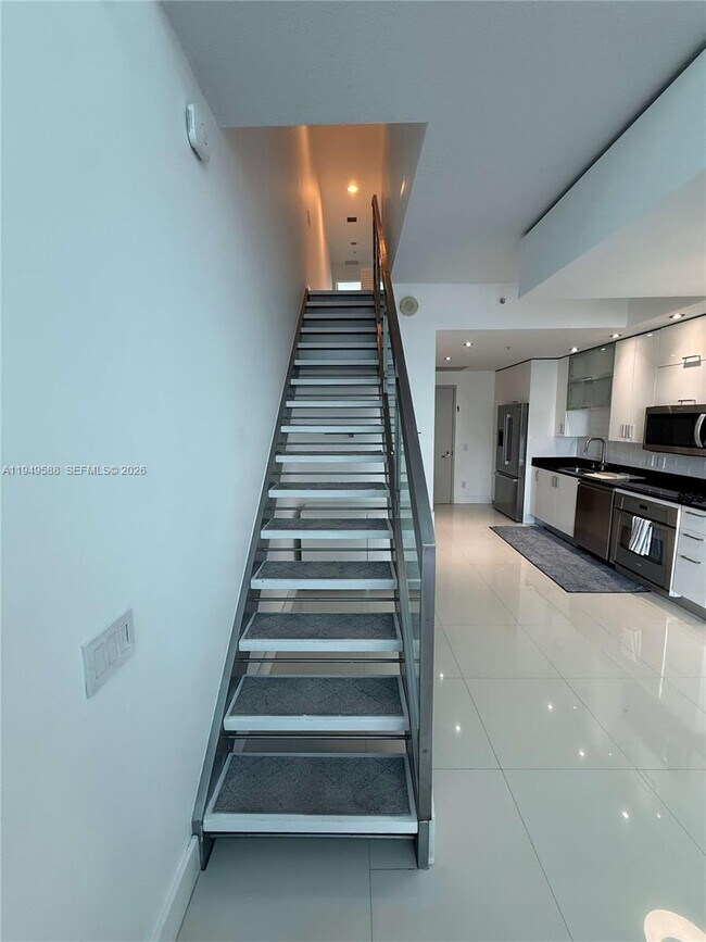 Building Photo - 60 SW 13th St