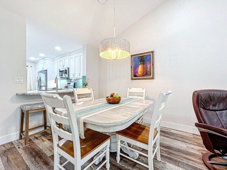 Building Photo - 1407 Pine Lake Dr