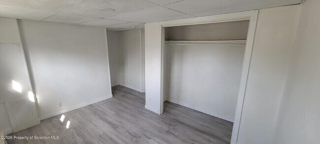 Building Photo - 805 Monroe Ave