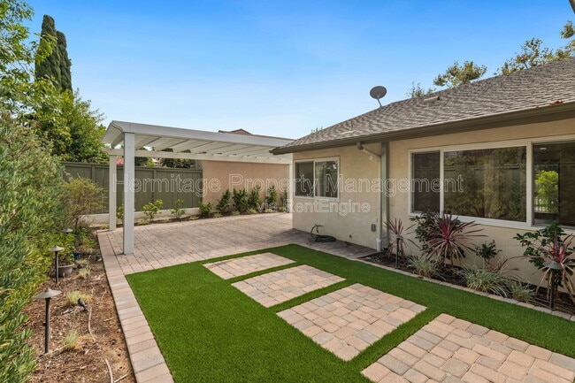 Building Photo - 4111 Reyes St