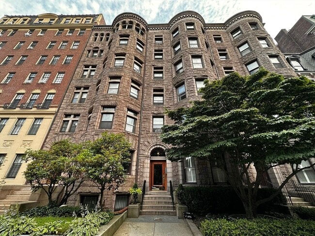 Building Photo - 186 Commonwealth Ave