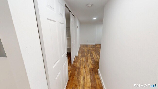 Building Photo - 26 Sunset Terrace