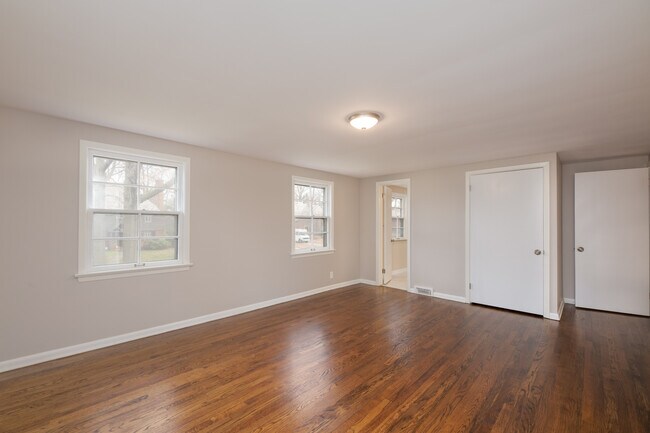 Master Bedroom - 15472 Brewster Rd