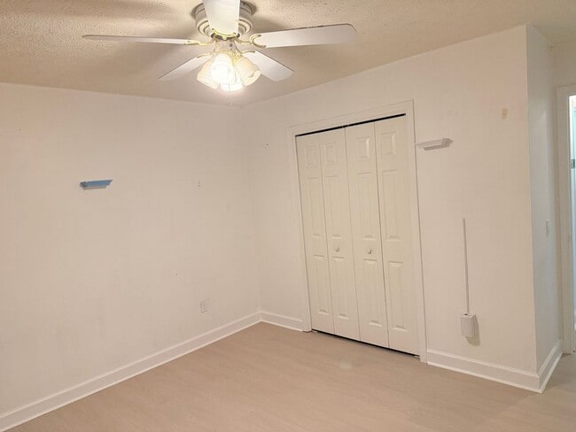 Building Photo - 1360 Avalon Dr